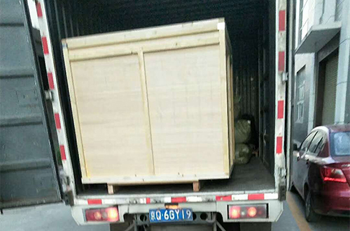 重慶客戶(hù)SMT設(shè)備專(zhuān)車(chē)送貨，貨到上門(mén)安裝調(diào)試