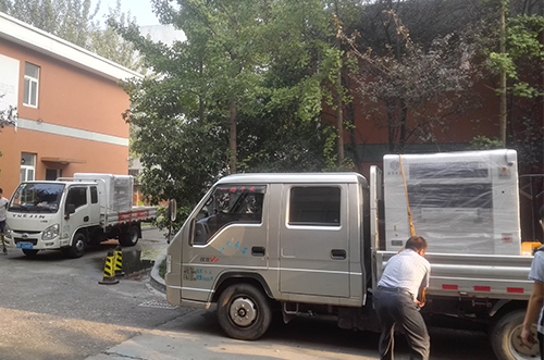 紹興客戶SMT設(shè)備專車送貨，貨到上門安裝調(diào)試1